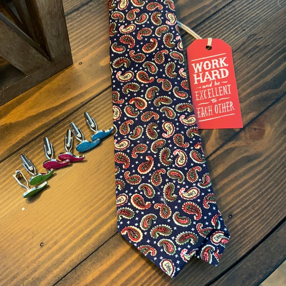 Unique Paisley Cuff-links with Tie